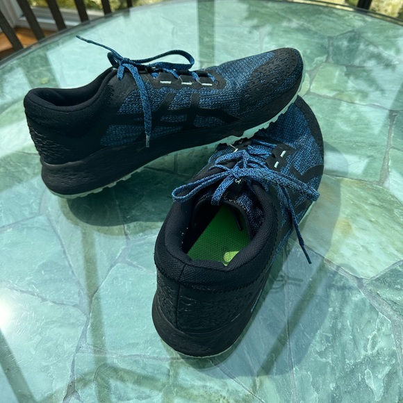 Women’s size 11 ASICS Spevafoam trail running shoes - Picture 1 of 5